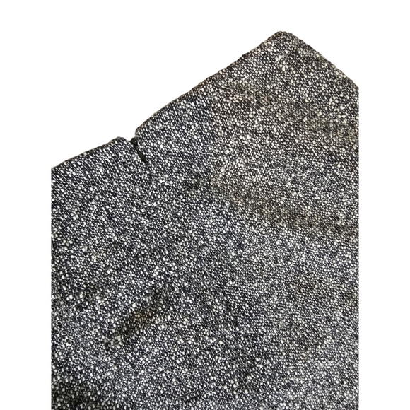 Eddie Bauer wool blend skirt. Size 4 - Picture 3 of 4